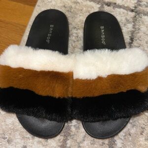 EUC Women's 9 Fluffy Faux Fur Band Slide Flat Sandal Flip Flop‎ Slipper Shoe MIX